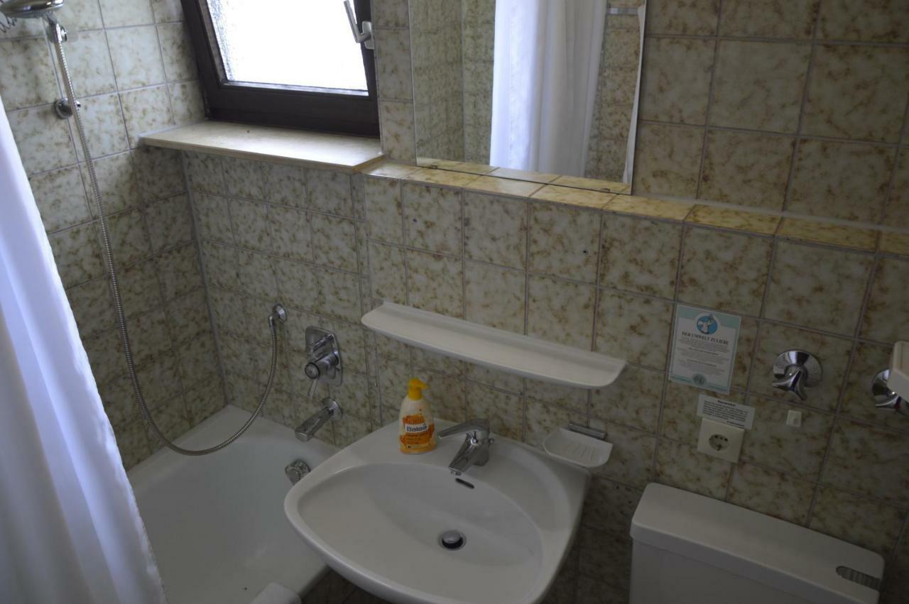 Gaestehaus Faessle Weinstadt Exteriör bild