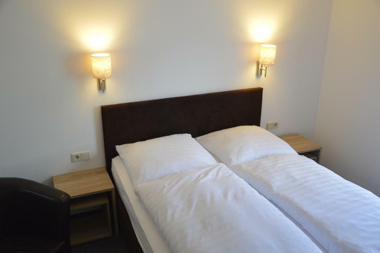 Gaestehaus Faessle Weinstadt Exteriör bild